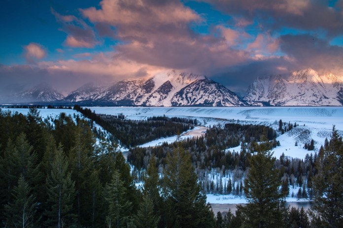 sunrise at snake river overlook, grand teton national park, wy